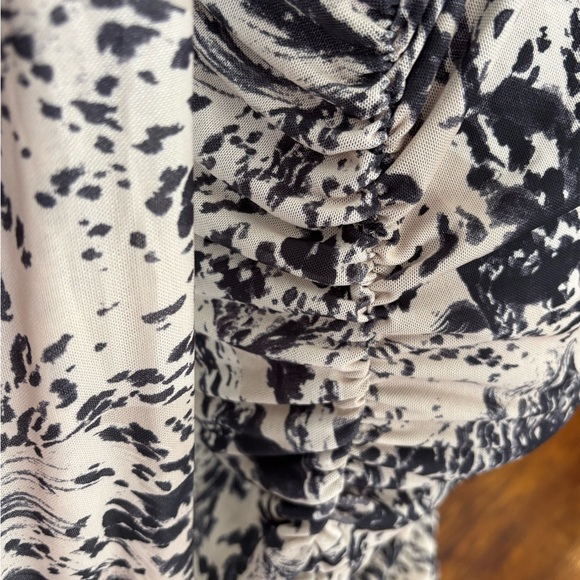 Avec Les Filles Black and Cream Long Sleeve Dress stretchy rouge side party - Picture 5 of 10